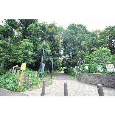 戸張地区公園 距離：710m