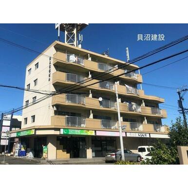 落ち着いた雰囲気の外観です