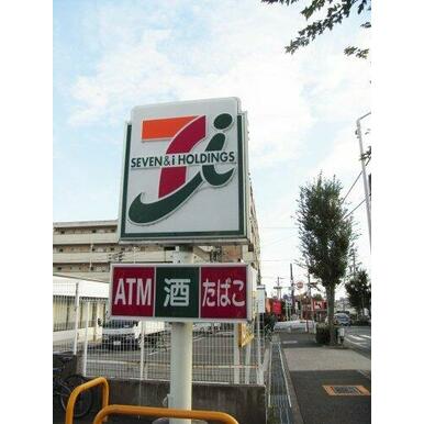 セブンイレブン 名古屋野並2丁目店 距離：288m