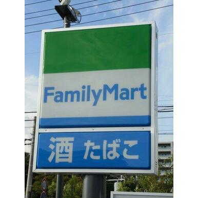 ファミリーマート 天白野並二丁目店 距離：641m