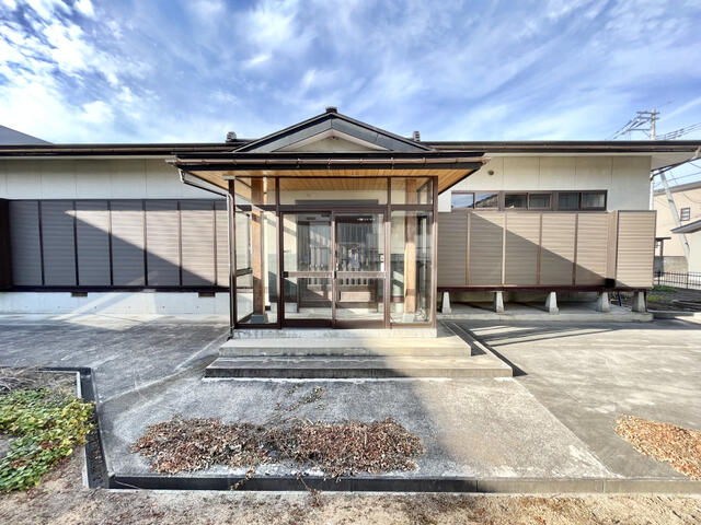 Cheap house for sale in Takahata, Yamagata