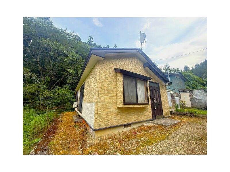 Osaki-shi, Naruko-onsen Aza-nakano (Naruko-gotenyu station) Single-story building, 2LDK

4,440,000 yen