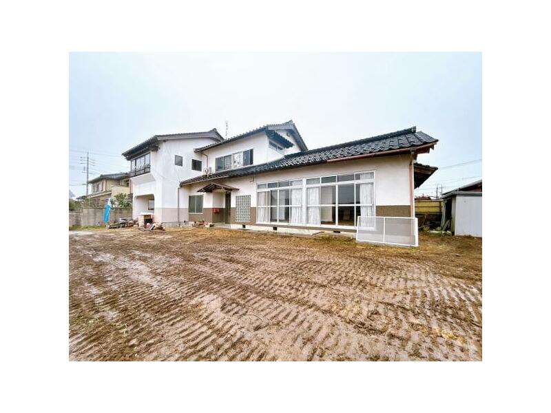 Akae-cho, Yasugi-shi, Kanagawa (Arajima Sta.) 2F 6LDK

13,990,000 yen