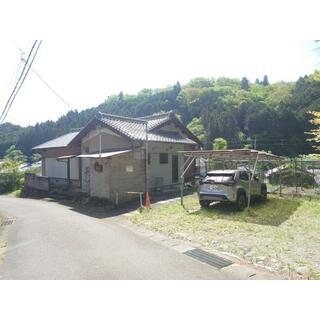 In Minamiyamashiro Village, Sagara District, the house near Oogahara Station consists of one floor and is 5K, priced at 3.98 million yen.