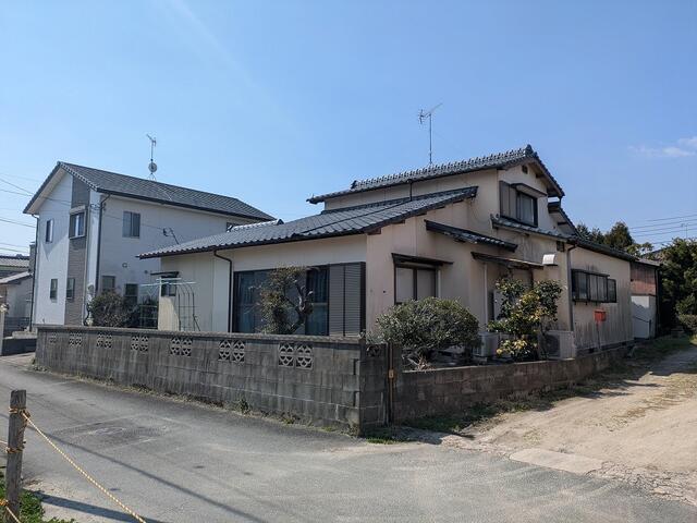 Cheap house for sale in Kanzaki, Saga