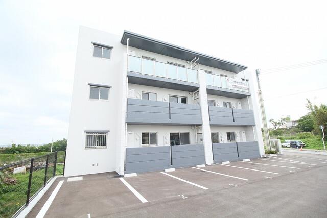 引っ越し中 宜野湾市野岳4丁目4の5です。