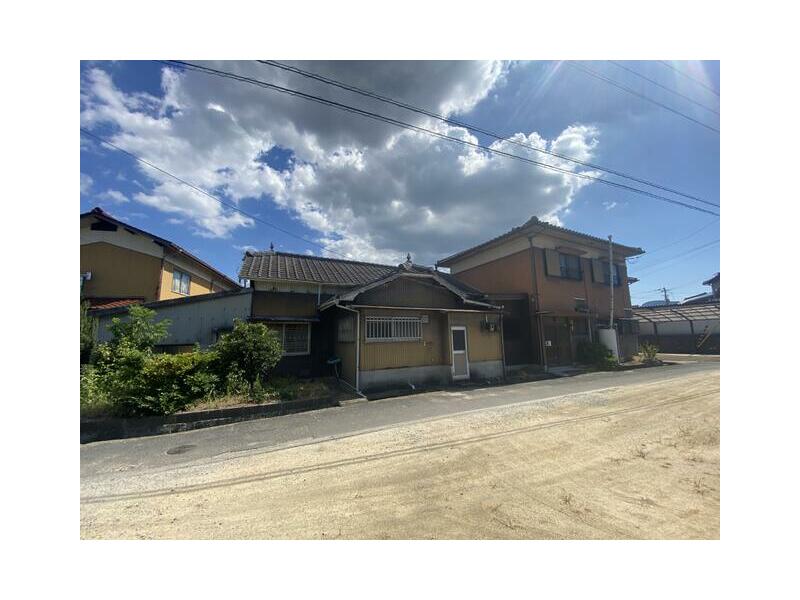 Nakatado District, Tadotsu Town Oaza Kazuhara (Kinzōji Station) 2-story building 11K