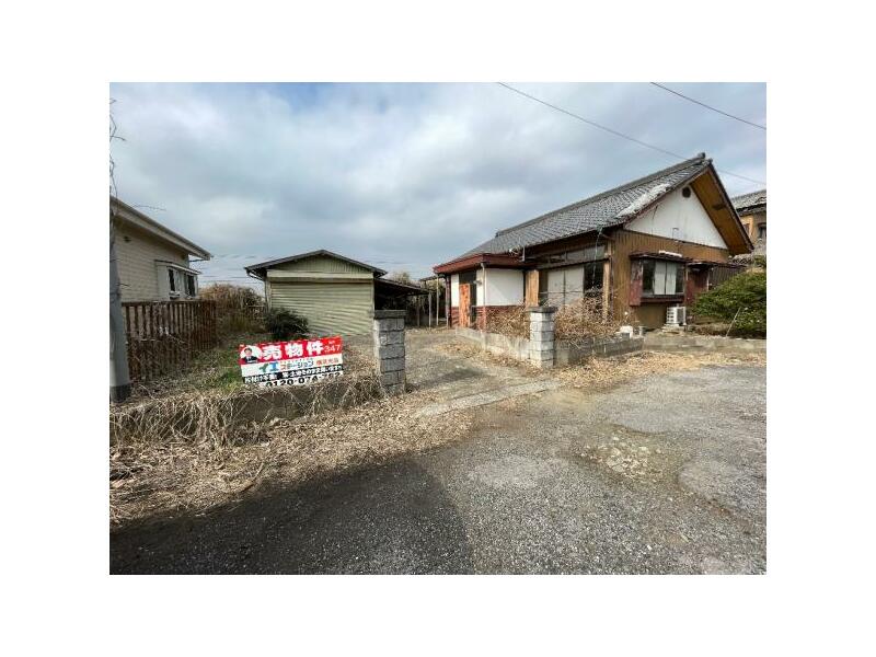 Sanbu County, Yokoshibahikari Town, Kuriyama (Yokoshiba Station) single-story building 2LDK