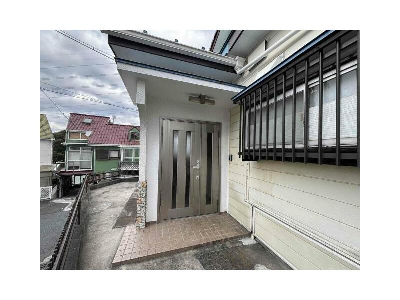 Hirazaku 5-chome, Yokosuka City (Kinugasa Station) 2-story building 4LDK