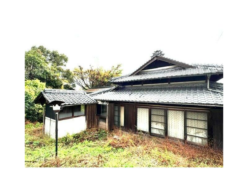Tsuji, Yamamoto-cho, Mitoyo-city (Motoyama station) Single-story building, 6LDK

330,000 yen