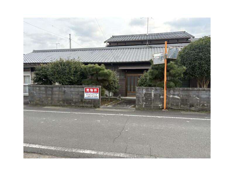 2F 8DK Ishitsune, Tanbara-cho, Saijo-city

2,050,000 yen