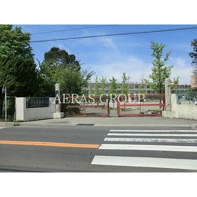 八潮市立八幡小学校 距離：661m