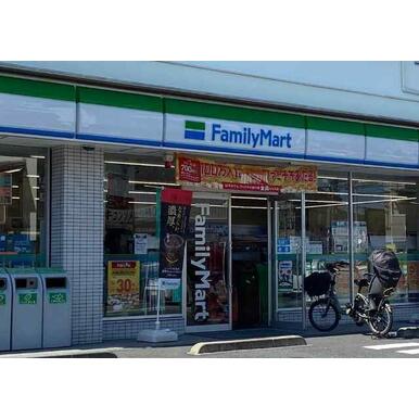 ファミリーマート厚木もとちょう店 距離:319m