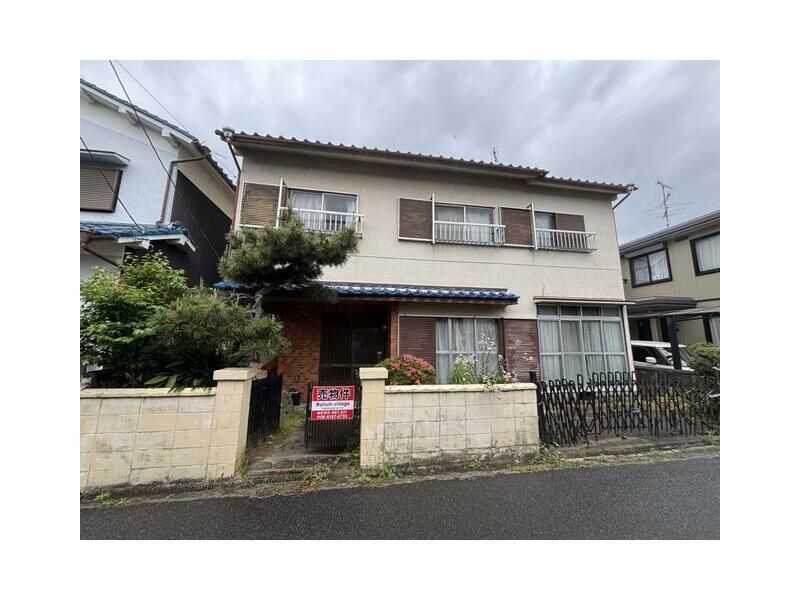 Sakurai city, Oaza-Toyama (Sakurai station) 2F 8DK

2,980,000 yen