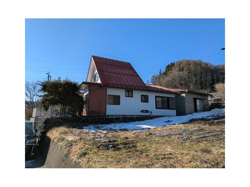 Agatsuma District, Tsumagoi Village, Oaza Omae (Omae Station) 2-story building 5DK