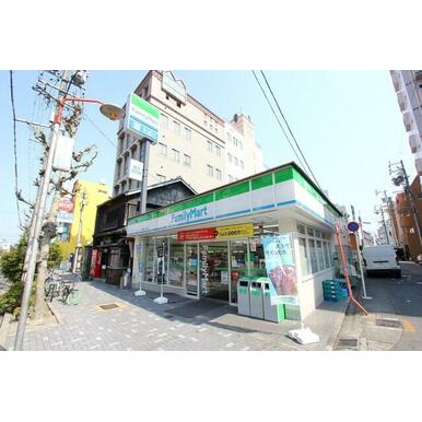 ファミリーマート名古屋新栄二丁目店 距離：92m