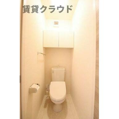 清潔感のあるトイレです