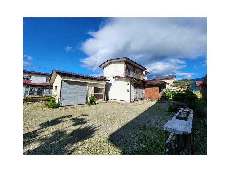 Yama District, Inawashiro Town, Goikakari (Inawashiro Station) 2-story building 6DK