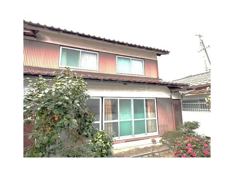 Takayacho, Kanonji-shi, Kanonji (Kanonji Sta.) 2F 5DK

330,000 yen