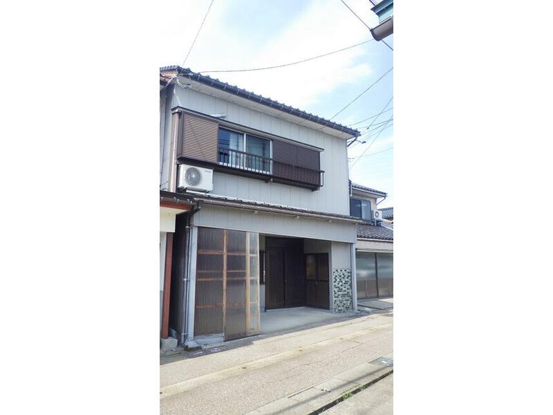Oyabe City, Hatanakacho (Isurugi Station) 2-story building 5LDK