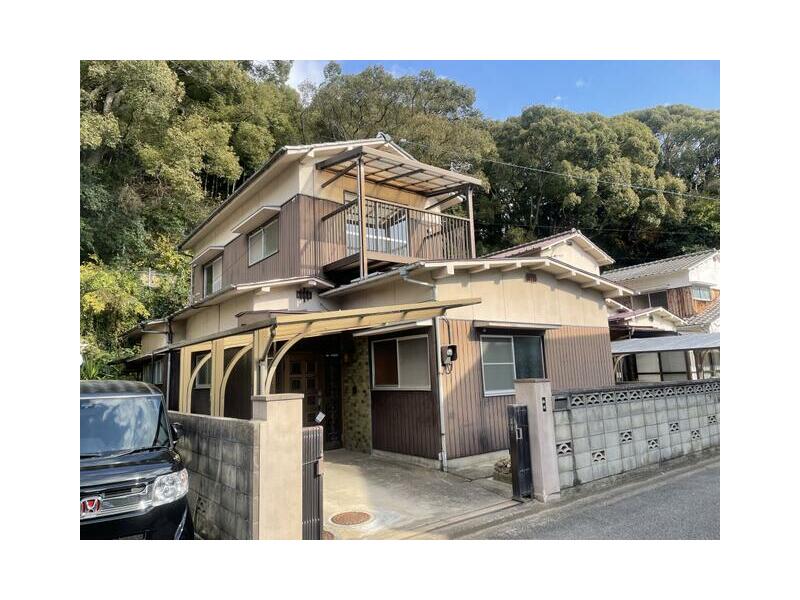 2F 5DK in Takaoka-cho, Matsuyama-city

4.5 million yen