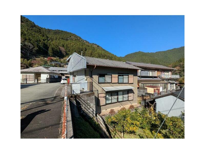 2F 7SLDK, 2 stories high, Nishi-Goyashi, Odoni-aza, Naga-cho, Naga-gun, Aichi (Hiyorisa Sta.)

1.7 million yen