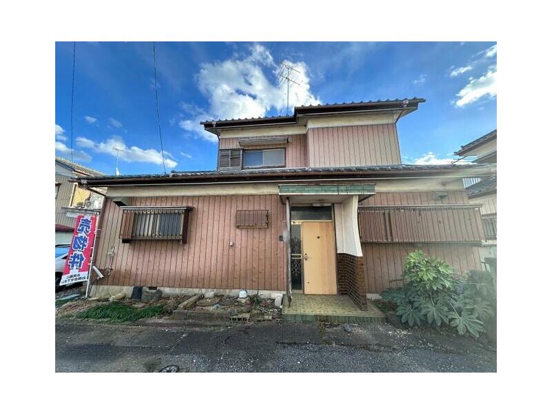 2F 5DK in Nakatsumacho, Joso-shi, Tokyo

2,430,000 yen