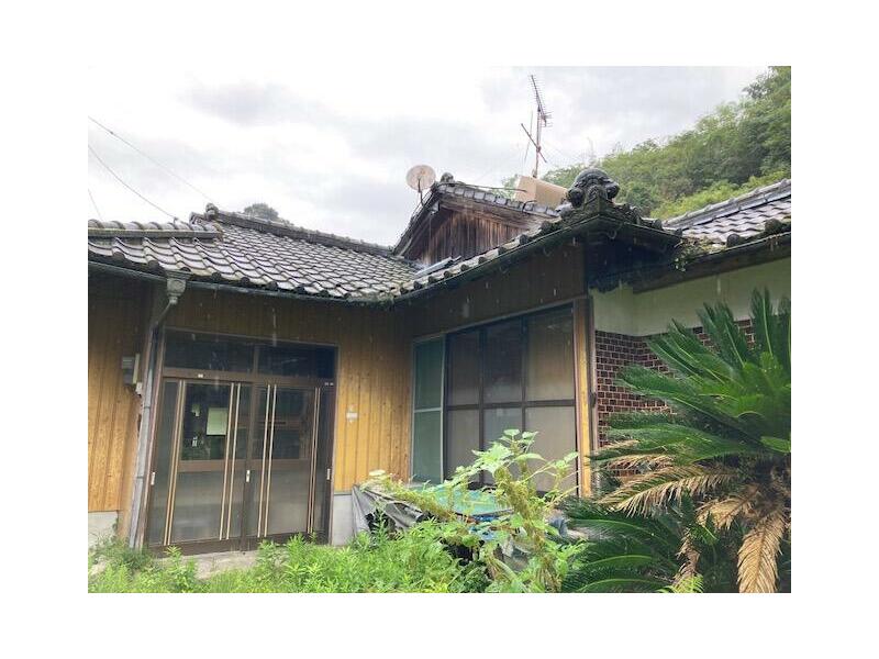 Soo-shi, Sueyoshi-cho, Iwasaki, one-story building, 6K

2,000,000 yen