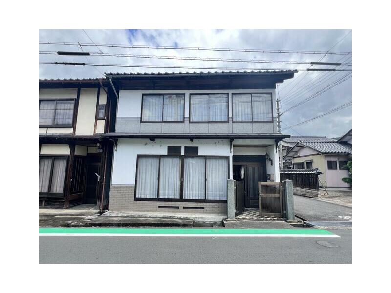 25 minutes walk from "Hashio" station on the Kintetsu Tahara Main Line.