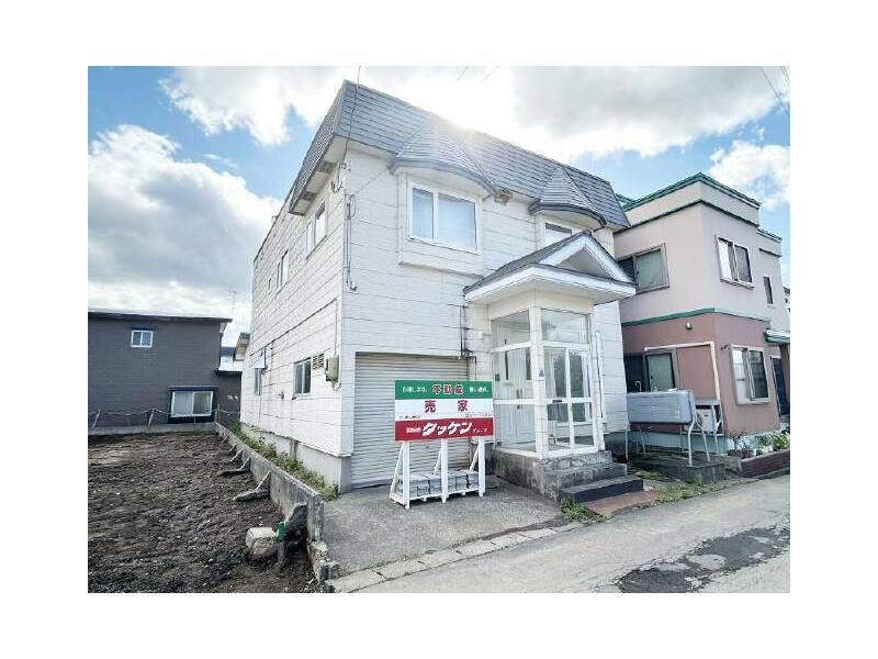 Aomori-shi, Aomori-shi Okazokumichi 1-chome, 2F 6SLDK

9,000,000 yen