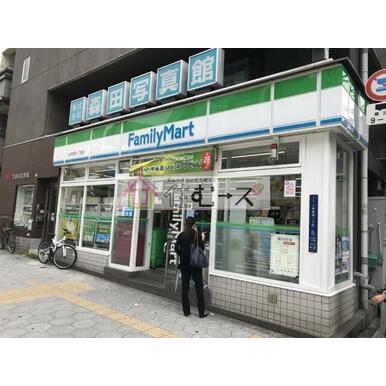 ファミリーマート上本町西一丁目店 距離：236m