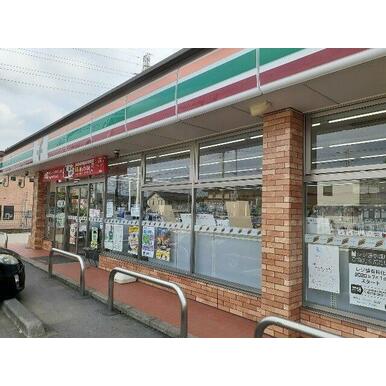 セブンイレブン井野町店 距離:180m