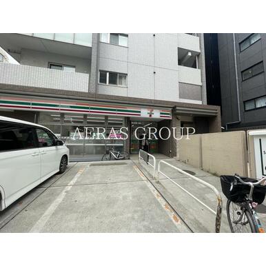 セブン－イレブン　新宿水道町中央店 距離：122m