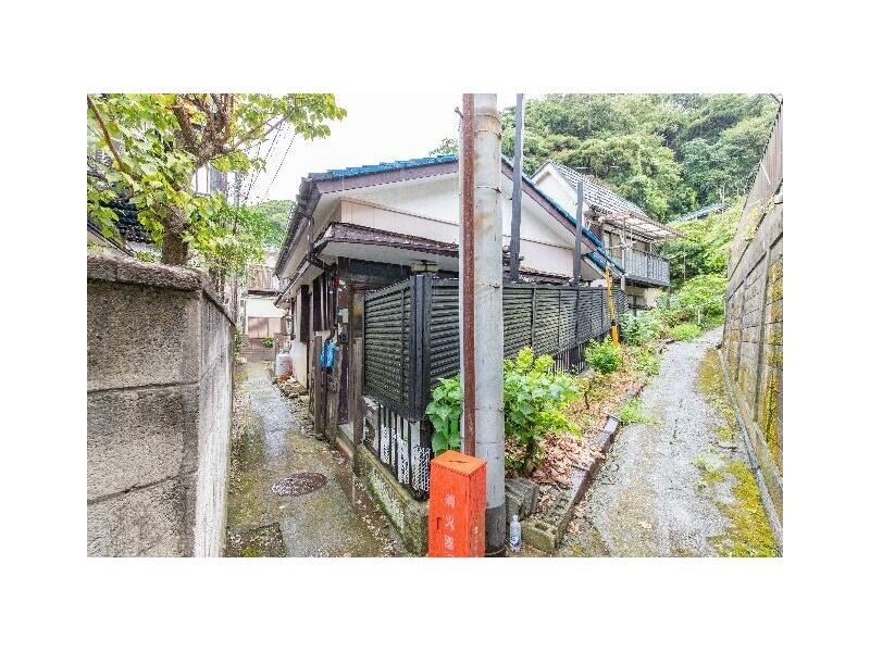 2-chome, Yoshikura-cho, Yokosuka-shi, Kanagawa (Anarizuka Sta.) Single-story building, 4K

Single-story house 4K 5.9 million yen