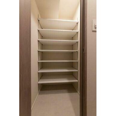 落ち着いた玄関です