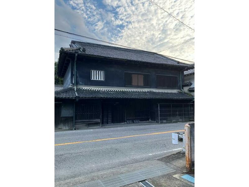 Yoshino-gun, Oyodo-cho, Oaza Niino (Rokuta Station) 2-story building 6DK