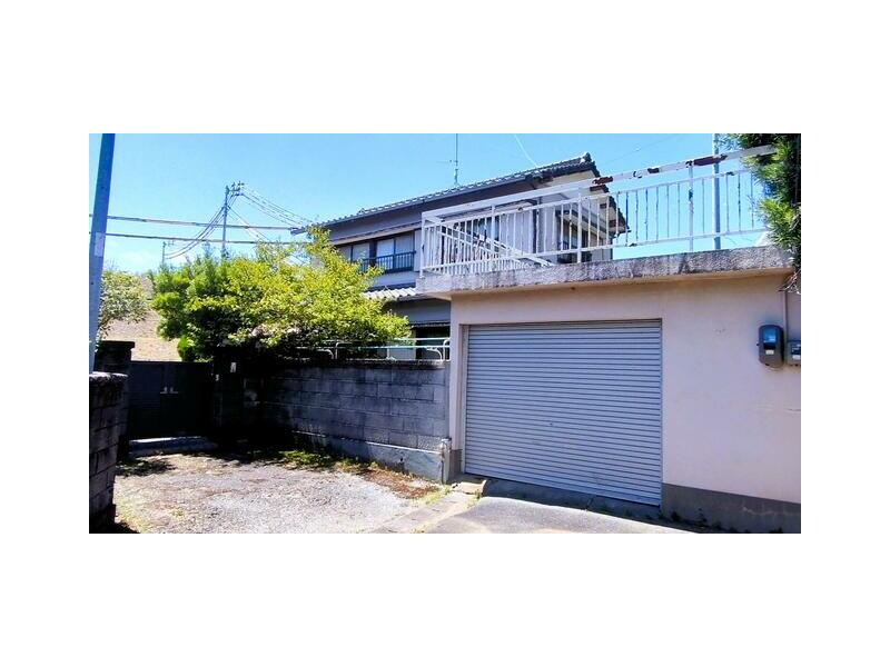 Komatsushima City, Kushibuchi-cho Aymen (Tachie Station) 2-story building 7DK