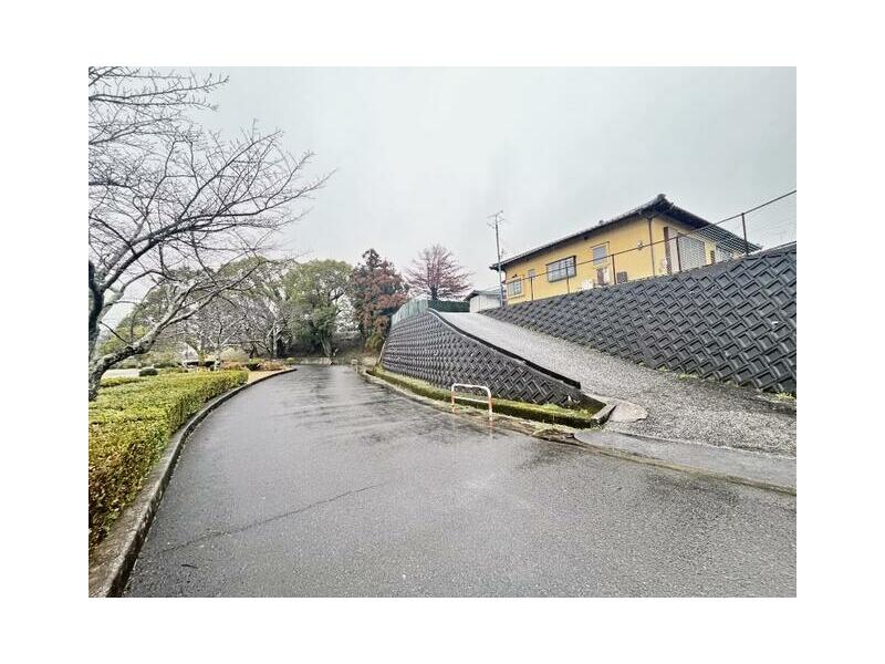 Kaho-gun Keikawa Town, Oaza Mameda (Keikawa Station) Single-story building 4LDK