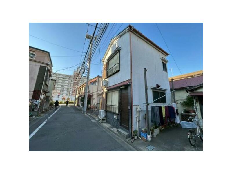 Arakawa-ku, Nishiohgu 6-chome (in front of Arakawa Yuenchi Station) 2-story building 3K