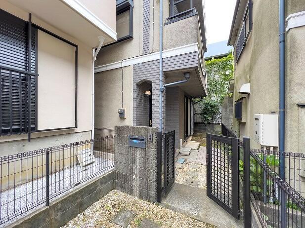 アットホーム 川崎市宮前区 鷺沼２丁目 鷺沼駅 3階建 ４ｌｄｋ 川崎市宮前区の中古 一戸建て 提供元 株 東宝ハウス横浜 一軒家 家の購入