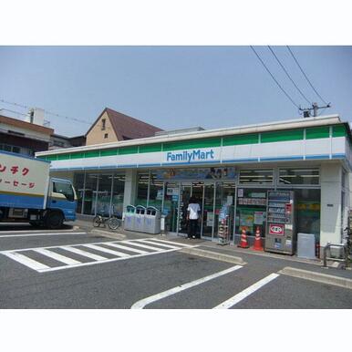 ファミリーマート広島皆実町店 距離:305m