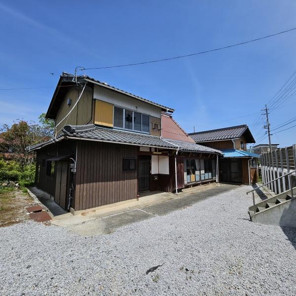 Cheap house for sale in Maibara, Shiga