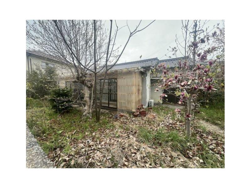 Takanokocho, Matsuyama-city (Takanoko station) Single story house, 3LDK

3,000,000 yen