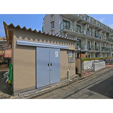 敷地内ごみ置き場