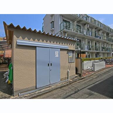 敷地内ごみ置き場