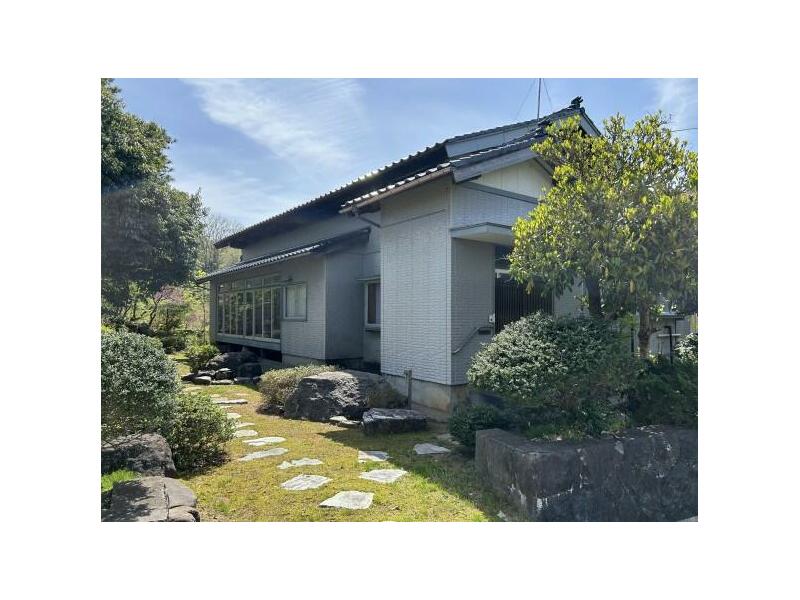 Kashiwazaki City, Oaza Shinmichi (Kashiwazaki Station) 1-story 5DK