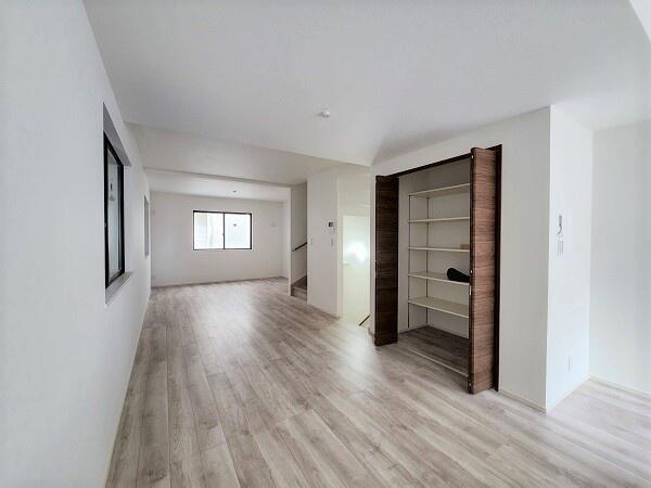 アットホーム 横浜市神奈川区 三ツ沢上町 三ツ沢上町駅 3階建 ３ｓｌｄｋ 横浜市神奈川区の新築一戸建て 提供元 住友不動産販売 株 二俣川営業センター 一軒家 家の購入