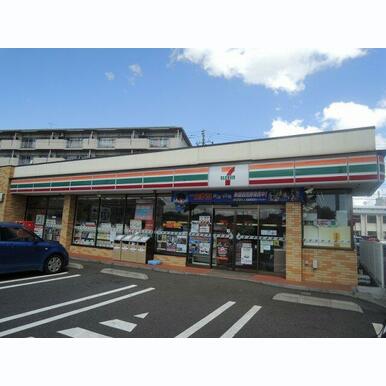 セブンイレブン 距離:251m