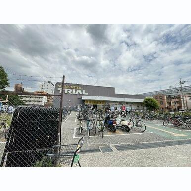スーパーセンタートライアル武庫川店 距離:305m