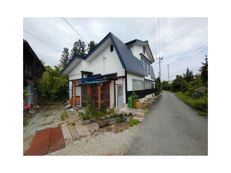 August 1970 (55 years and 7 months old)